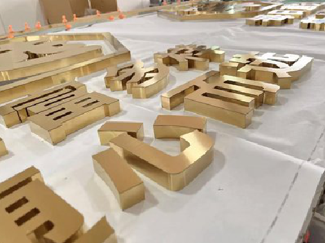  泗阳拉丝不锈钢字的特点。